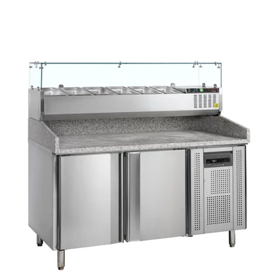 Tefcold Pizzaelőkészítő hűtött munkaasztal, feltéthűtővel – 370 L – 3 ajtós